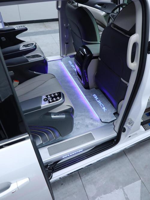 别克gl8内饰改装 别克gl8内部改造