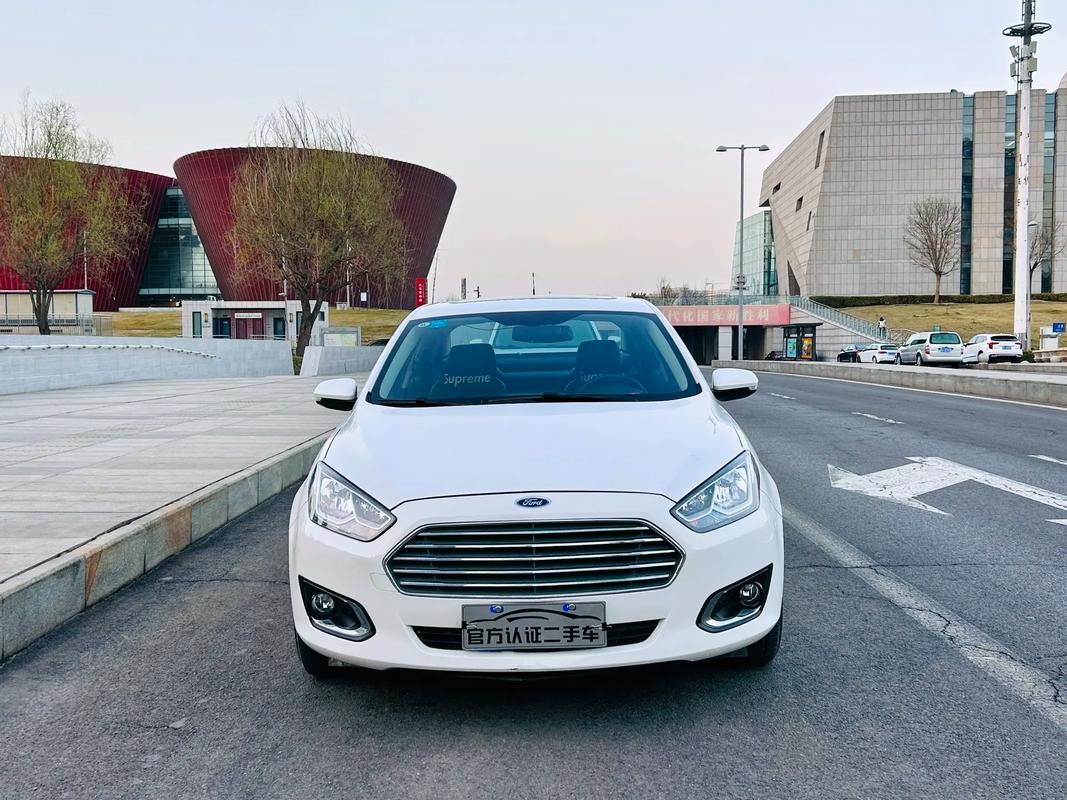 福特汽车轿车／福特的轿车